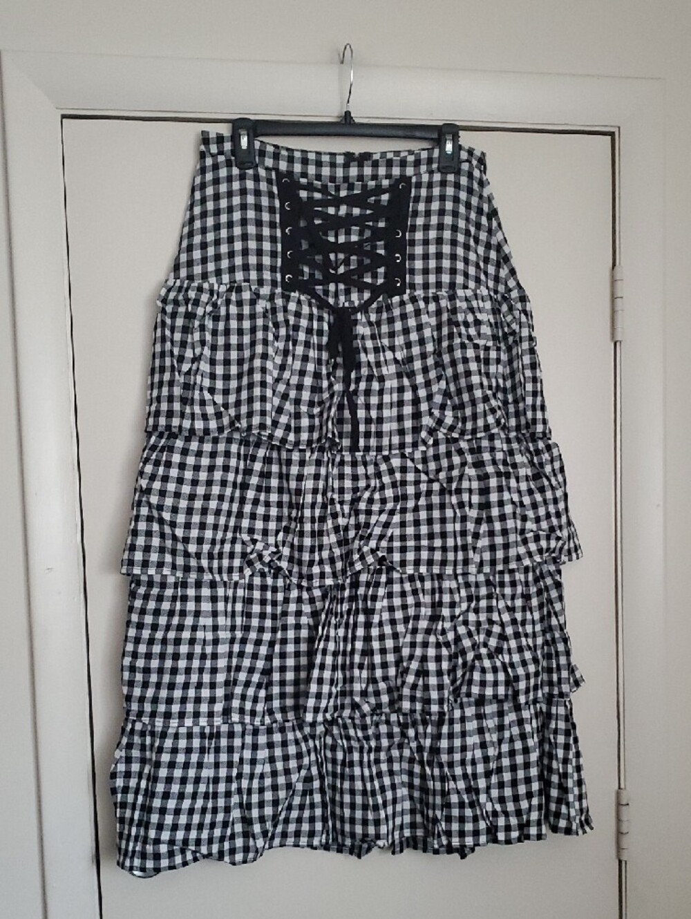 Hot Topic Black and White Gingham Lace-Up Tiered A-Line Skirt - Picture 2 of 15